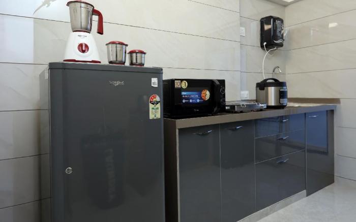 Boutique 1RK Stay |Perfect for Business or Leisure