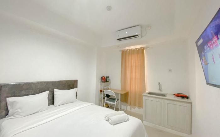 Simple White Accent Studio Paltrow City ByTravelio