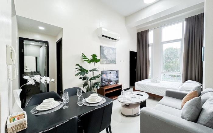 Amenity Floor w/ 2 Beds in OPR #8
