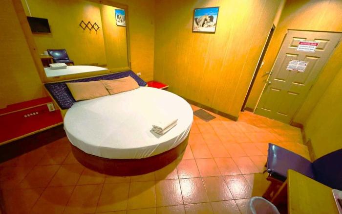 OYO 75583 Fut Fit Fo Fai Inn Hotel