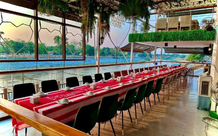 Dragon River Avenue Hotel