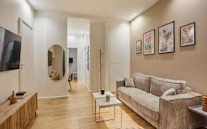 Modern Apartment Center of Paris