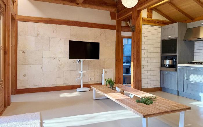 Bliss Hanok Private House Pension