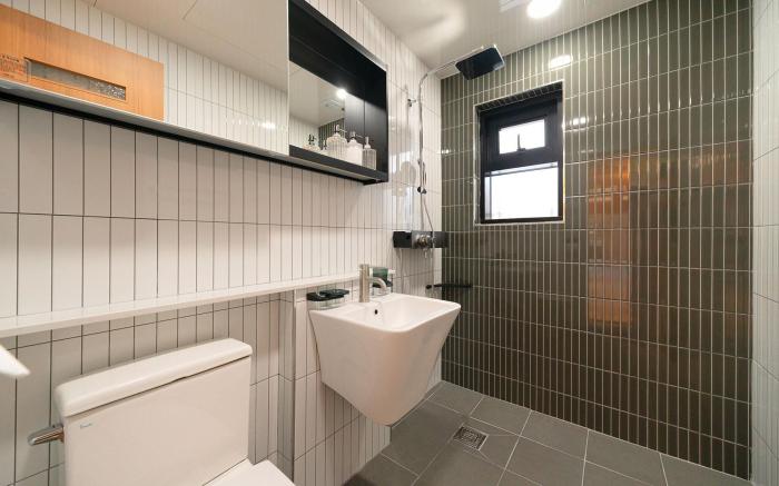 Kkotjam Hanok Pool Villa