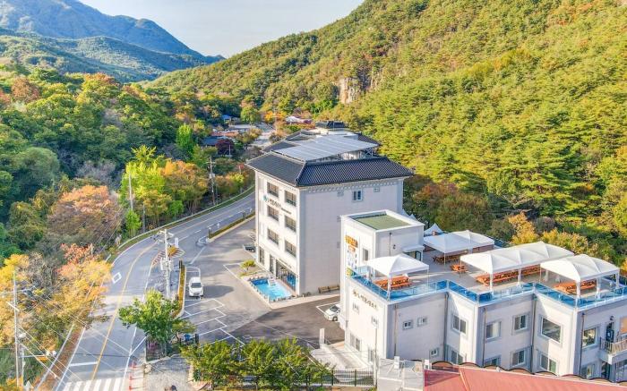 Nojeokbong Resort Pension