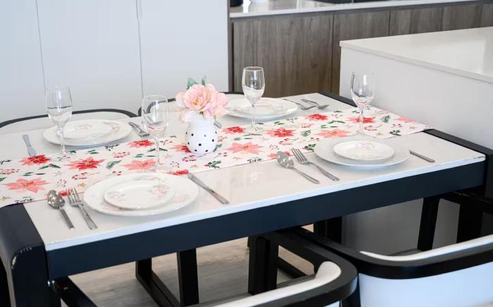 MetawiseBnB Executive 2-Bedroom Stadium View Apartment W Parking