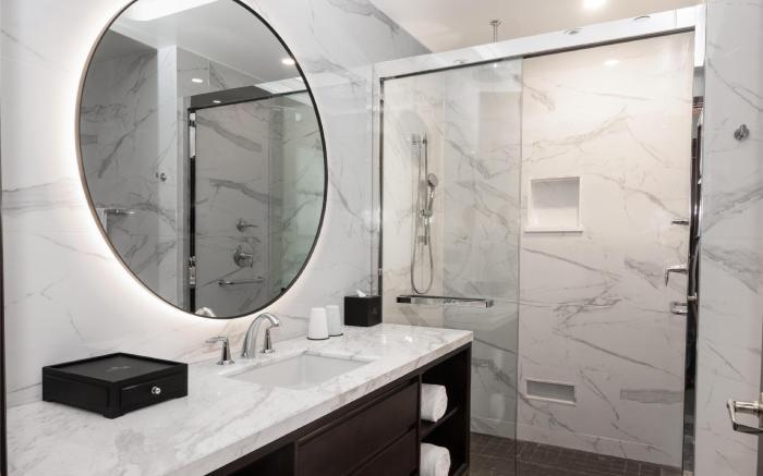 Blossom Hotel Houston, Curio Collection by Hilton