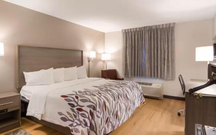 Red Roof Inn & Suites Swansea