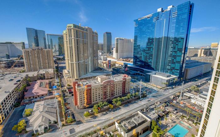 Blu Cashmere Suite STRIP VIEWS:MGM Signature Hotel