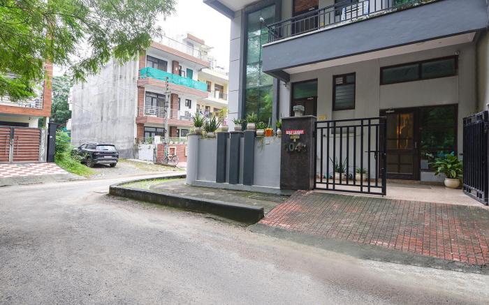 FabHotel Golf Luxury