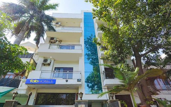 FabHotel Comfirt Inn