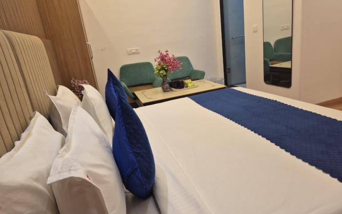 Hotel Empire Suites Near Delhi Airport