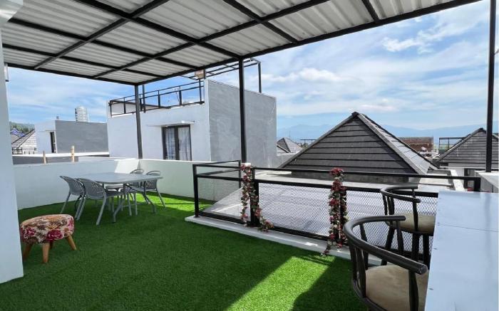 SeaSky Nirwana Villas