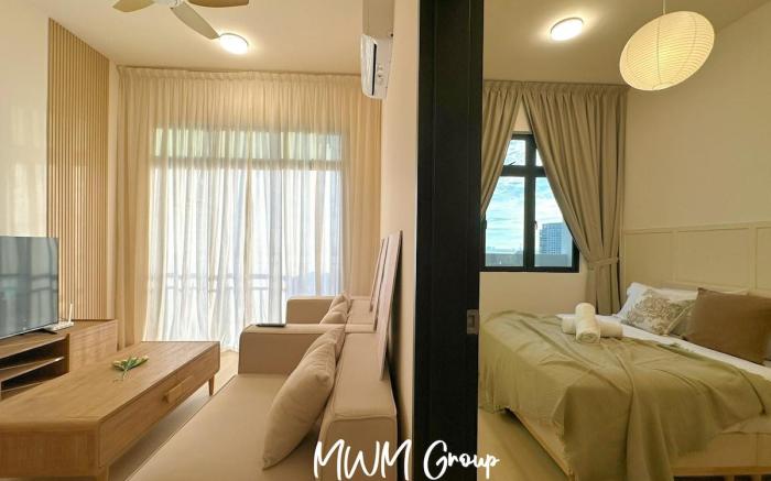 Meldrum Heights | Muji Creamy House| Walks to CIQ