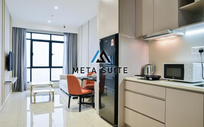 Sky pool 4 star hotel grade stay in i-City 4