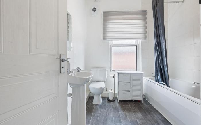 Cozy Retreat 9 Mins to Leeds City Centre & LGI