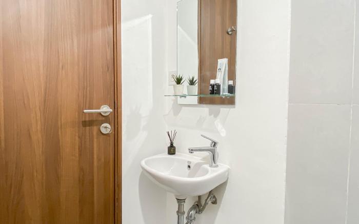 Modern Studio at Royal Sentul Park Apt By Travelio