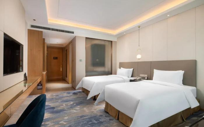 Auto City Ruili Hotel