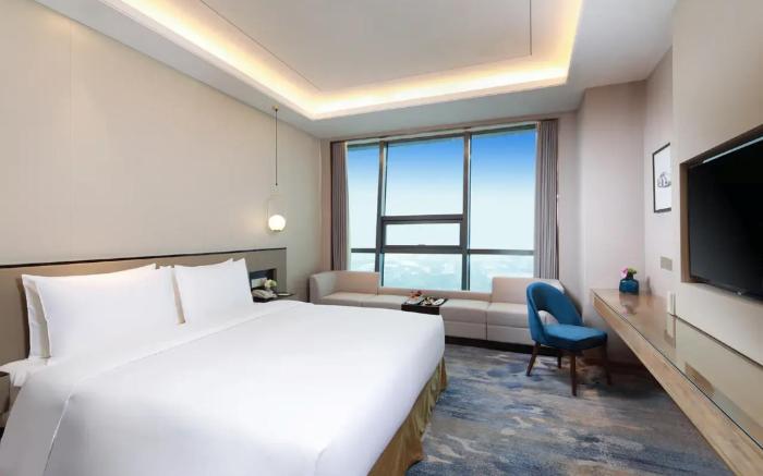 Auto City Ruili Hotel