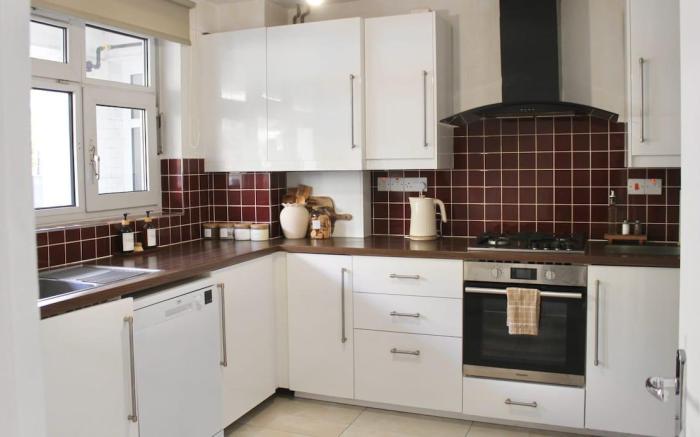 Deluxe room, double bed, shared lounge, & Garden