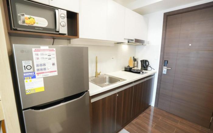 Hotel-Like Staycation 3 (Makati) w/ amazing view