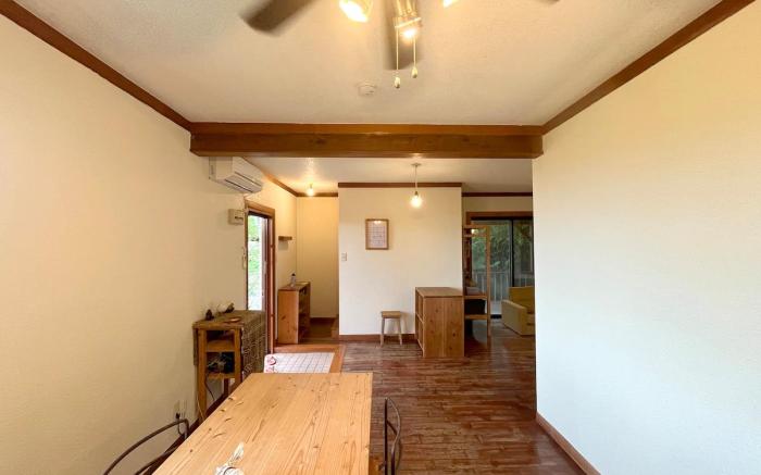 RITA | 朝日と海を望む、素朴な一軒家