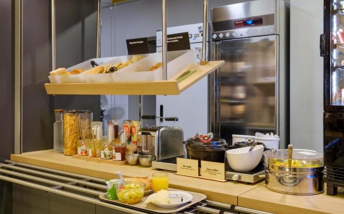 B&B HOTEL Villeneuve Loubet Village