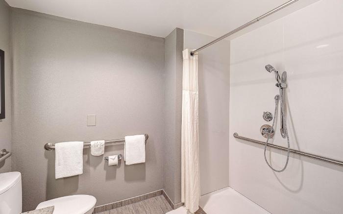 DoubleTree by Hilton Hotel Bloomington