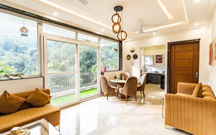 Whispering walls - 2BR Mountain View by Homeyhuts