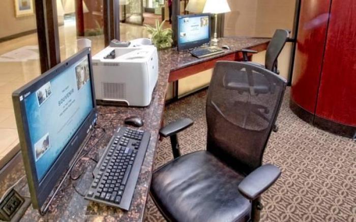 DoubleTree by Hilton Kansas City - Overland Park