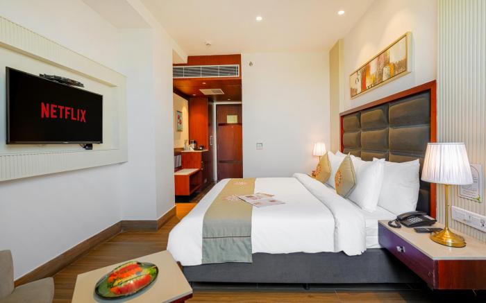 BluSalzz Select City Centre near Golden Temple