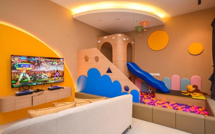 【Bathtub】The Castle Slide with Ball Pool @DangaBay