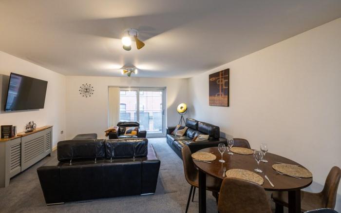 Dundee City centre apartment - 3 bedrooms sleeps 6