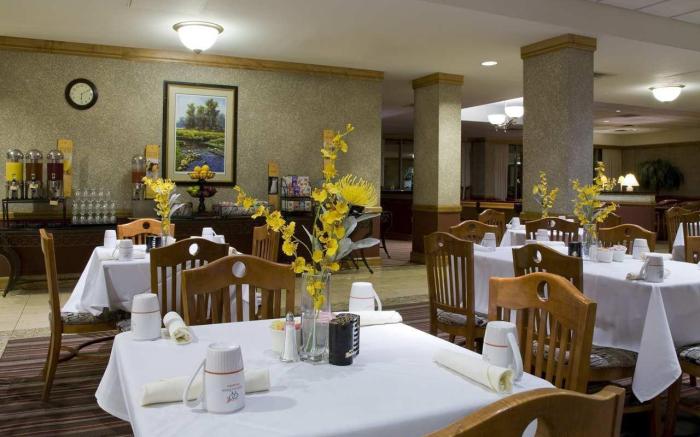 Doubletree Club Dallas-Farmers Branch Hotel