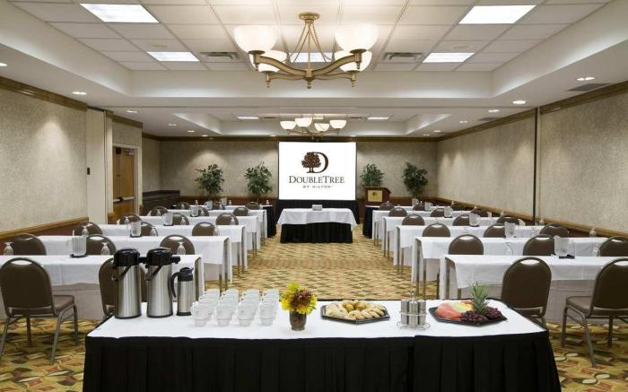 Doubletree Club Dallas-Farmers Branch Hotel