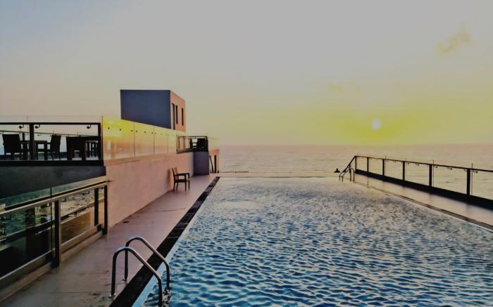 The Breeze Luxe Studio By EightLK