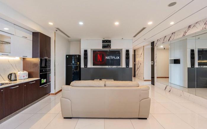 4 Bedroom view landmark pool