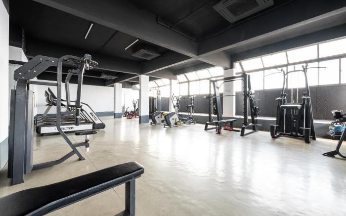 Modern & Cozy 2BR Stay |Walk to Shops & Landmarks