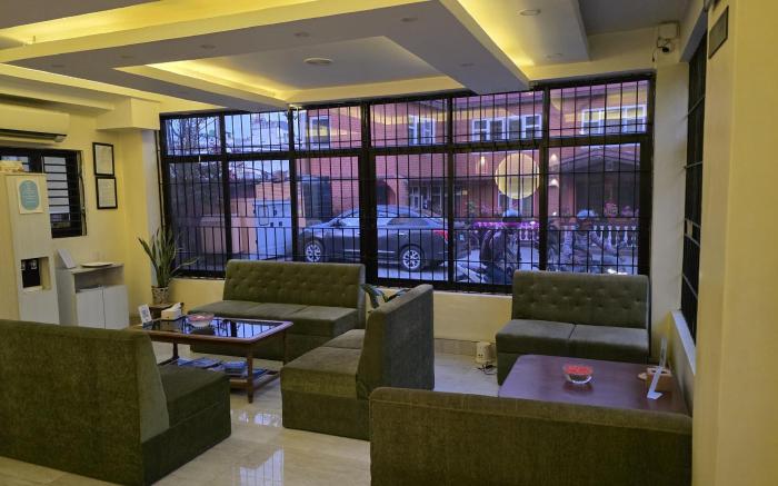 Aarya Wellness & Hostel 