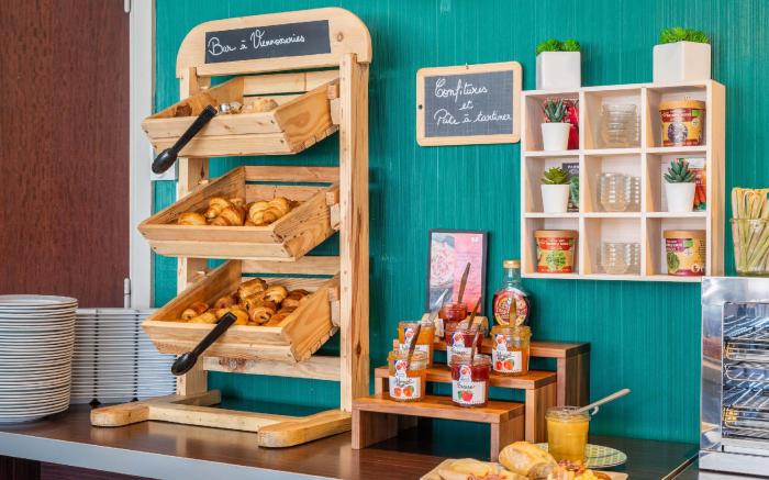 B&B HOTEL Lyon Nord 4 etoiles