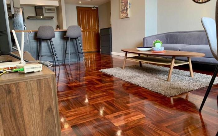 Omni Tower Sukhumvit Nana - Luxury Condominium