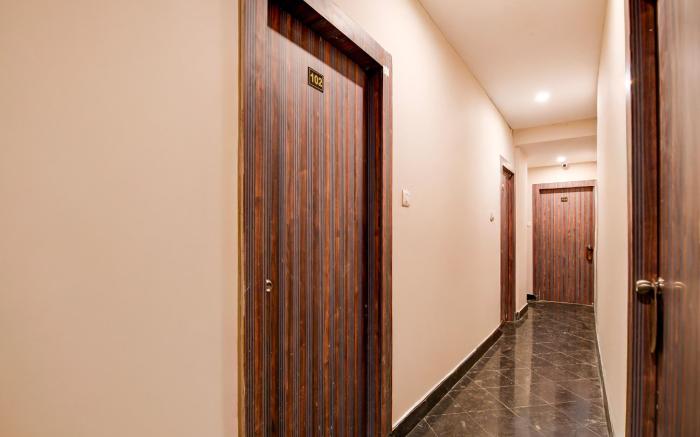 Super Hotel O by OYO The Lake Regency