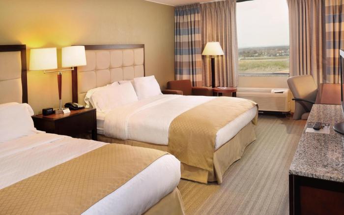 DoubleTree by Hilton Hotel St. Louis - Westport