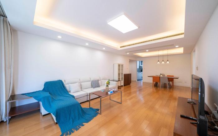 Tyms Stylish 3BR 2BA Apartment Steps from Xujiahui