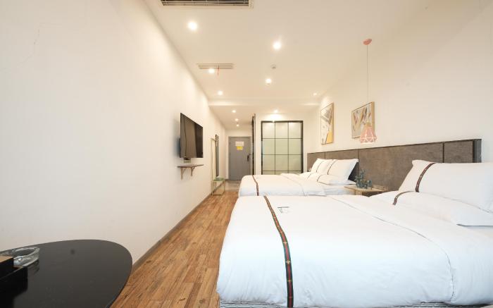 Chongqing Qiansu Qingpan Hotel解放碑洪崖洞店