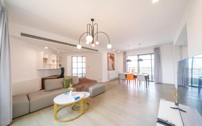 Tyms Stylish 4BR 2BA Suite Novel Garden Xujiahui