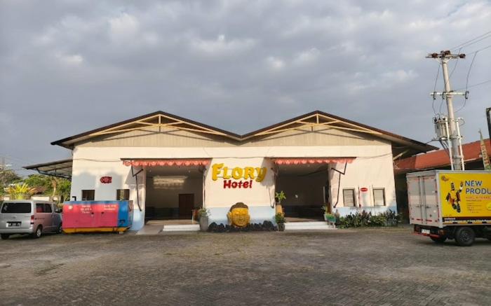 RedDoorz @ Flory Hotel Jalan Parangtritis