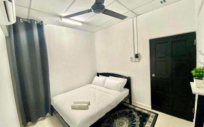 Black & White - Sukay Homestay