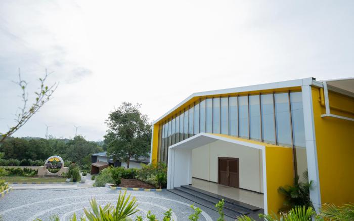 Tuskers Hill Banquets by Poppys Anaikatti