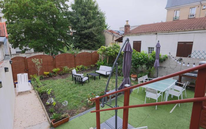 House with garden 4BR/10P near Paris